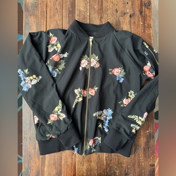 Albion Fit Rose Black Bomber jacket - Picture 4 of 12